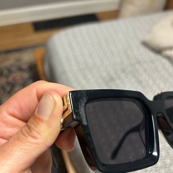 Authentic Louis Vuitton sunglasses - Picture 10 of 10